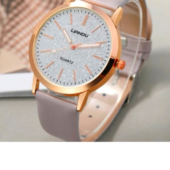 Rose gold quartz watch & black bracelet - Picture 3 of 4